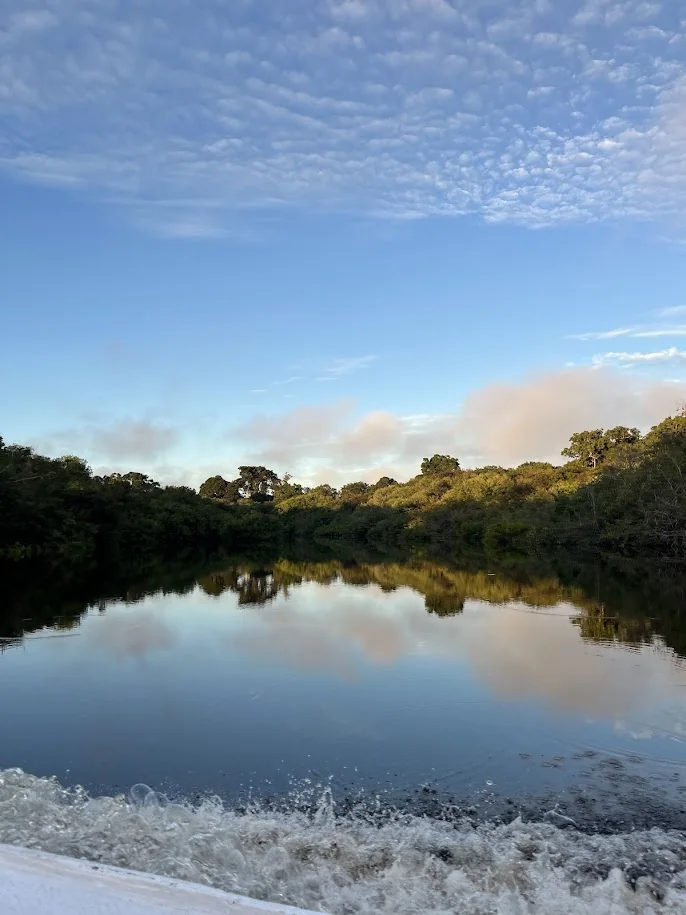 Navegação pelas águas da Amazônia